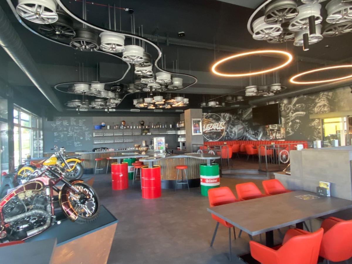 Ringrast Das Erlebnishotel Beim Red Bull Ring Spielberg Bei Knittelfeld Exteriör bild